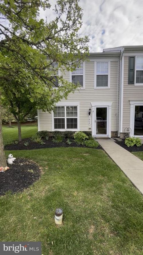 1404 Artisan Ct, BREINIGSVILLE, PA, 18031-1586 | Card Image