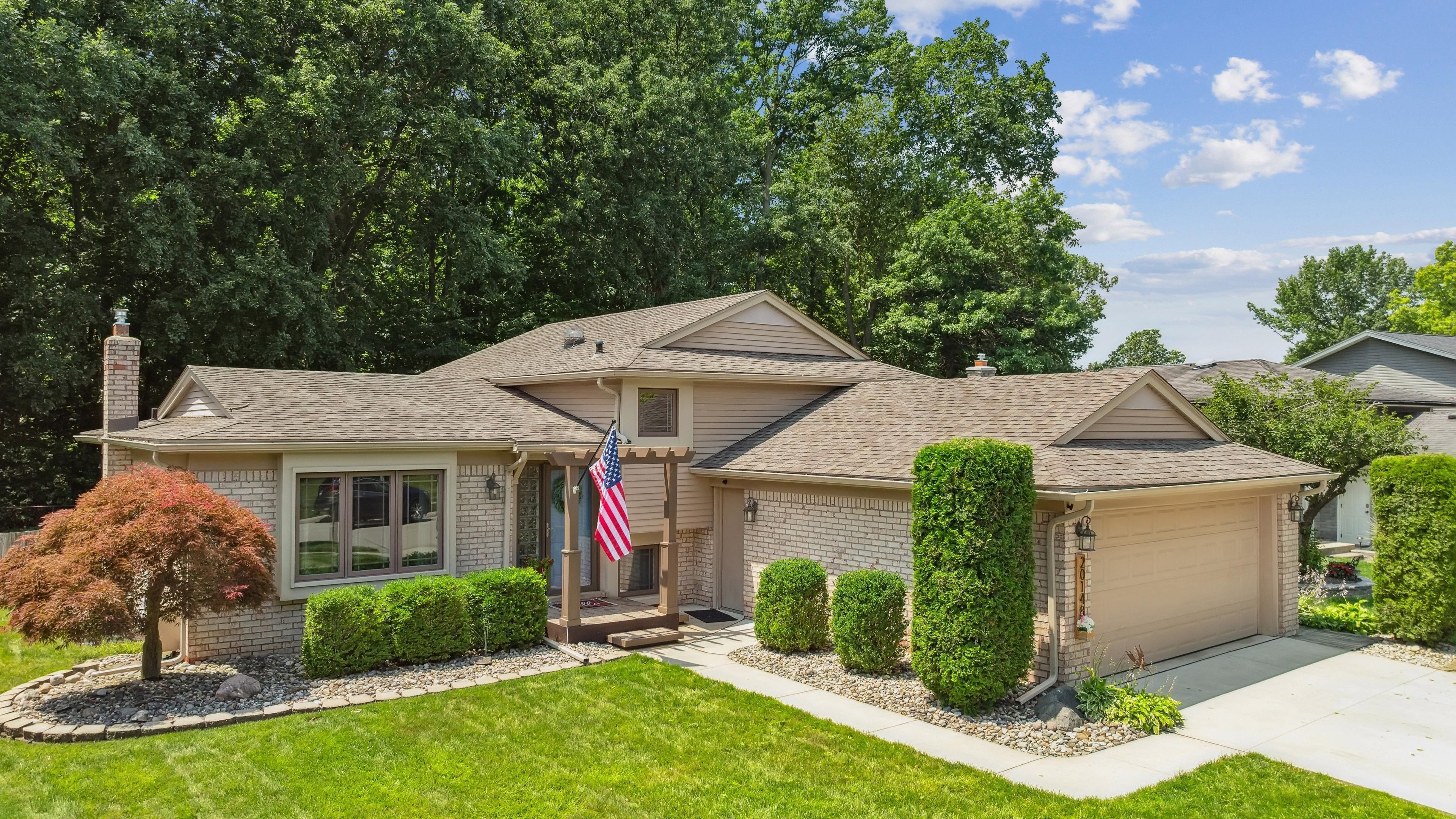 Foxboro St, Riverview, MI 48193