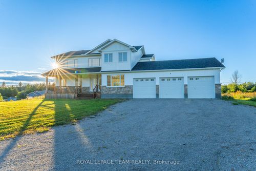 1124 Perth Rd, Smiths Falls, ON, K7A4S7 | Card Image