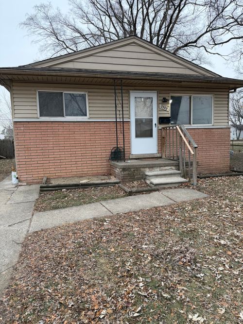 2399 Emmons Ave, Warren, MI, 48091-4226 | Card Image