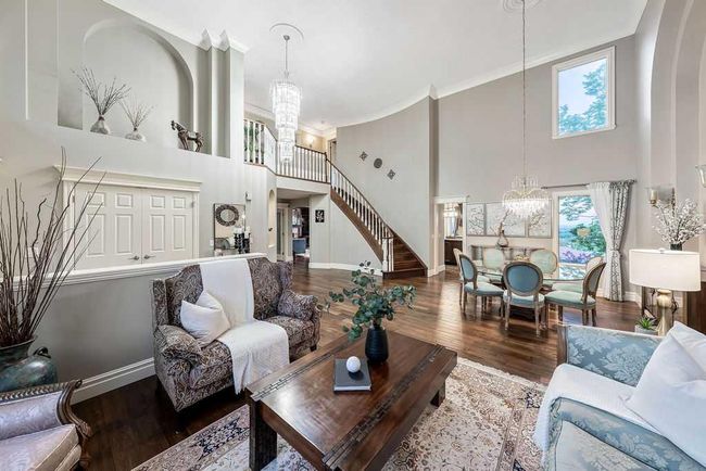 169 Signature Way Sw, House other with 5 bedrooms, 4 bathrooms and 4 parking in Calgary AB | Image 11