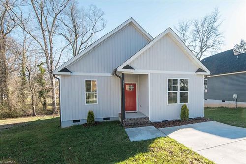 911 Franklin St, Thomasville, NC, 27360-3144 | Card Image