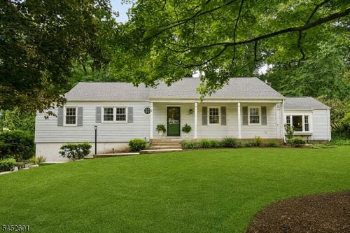 16 Fieldstone Dr, Morristown, NJ, 07960-2631 | Card Image