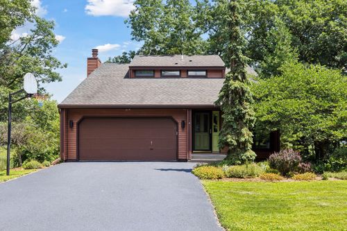 4500 Chatsworth St N, Shoreview, MN, 55126-2207 | Card Image