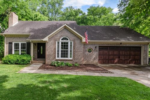 912 Hunter Ln, Clarksville, TN, 37043-2117 | Card Image