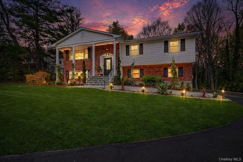 4 Fairmont Ter, West Nyack, NY, 10994-2902 | Card Image