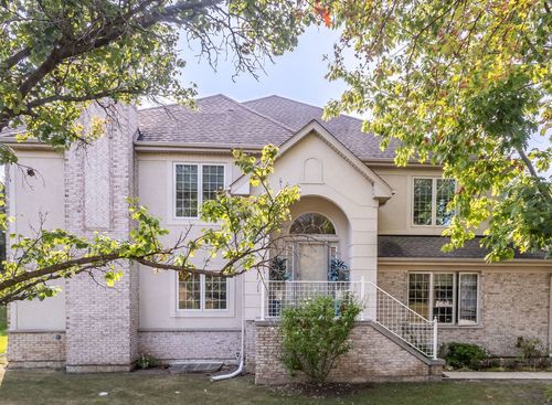 1 Beaconsfield Ct, Lincolnshire, IL, 60069-2905 | Card Image