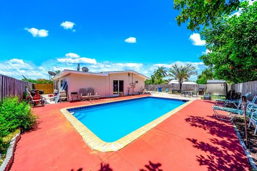 907 W Bloxham St, Lantana, FL, 33462-3121 | Card Image