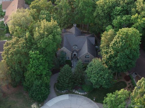 21480 Lujon Ct, Northville, MI, 48167-9035 | Card Image