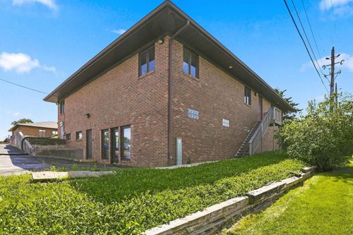 305 E San Marnan Dr, Waterloo, IA, 50702-5837 | Card Image