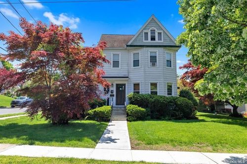 26 Burtis Ave, Oyster Bay, NY, 11771-3011 | Card Image