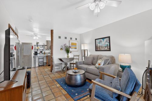 11i-2600 W Zia Rd, Santa Fe, NM, 87505-5585 | Card Image