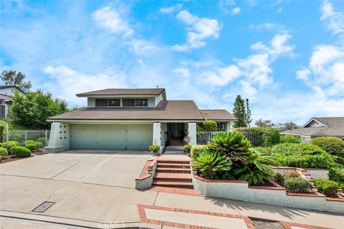 2204 E White Lantern Ln, Orange, CA, 92867-1718 | Card Image