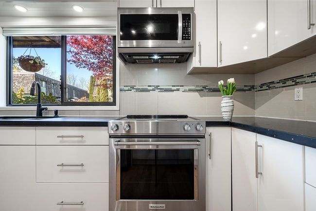 1116 Premier St, Townhouse with 4 bedrooms, 3 bathrooms and 3 parking in North Vancouver BC | Image 7