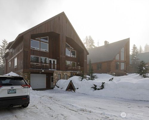 15 Guye Peak Ln, Snoqualmie Pass, WA, 98068-5007 | Card Image