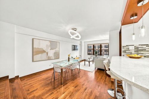 10g-301 E 48th St, New York, NY, 10017-1745 | Card Image