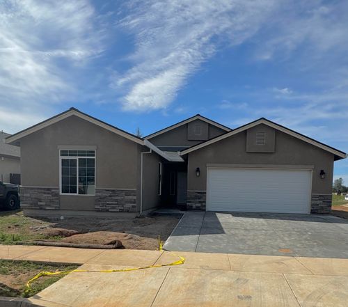 5528 Muir Peak Rd, Redding, CA, 96002-9136 | Card Image