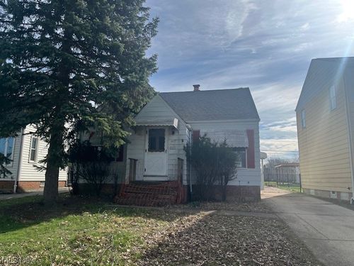 5127 Erwin St, Maple Heights, OH, 44137-1525 | Card Image