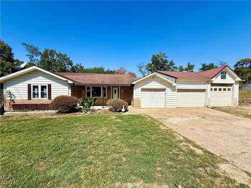 1405 15th Ave, Parkersburg, WV, 26101-6044 | Card Image