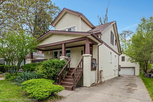 214 Woodsboro Dr, Royal Oak, MI, 48067-1390 | Card Image
