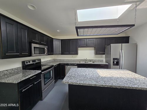 8-2302 N 36th St, Phoenix, AZ, 85008-2272 | Card Image