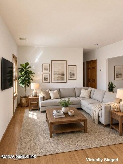 2-94 New St, Greenwich, CT, 06830-5813 | Card Image