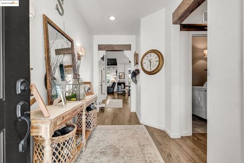 1971 Deborah Cir, Escalon, CA, 95320-8432 | Card Image