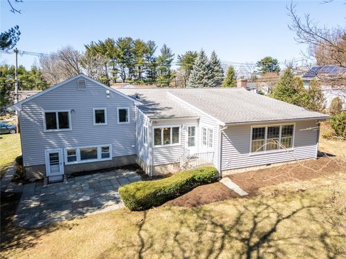 9 Mohegan Ln, Rye Brook, NY, 10573-1432 | Card Image