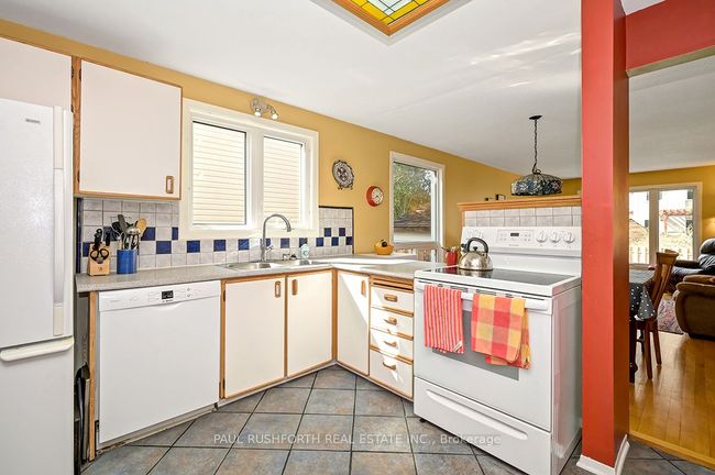 6106 Forestglen Cres, House other with 3 bedrooms, 3 bathrooms and 4 parking in Orleans ON | Image 14