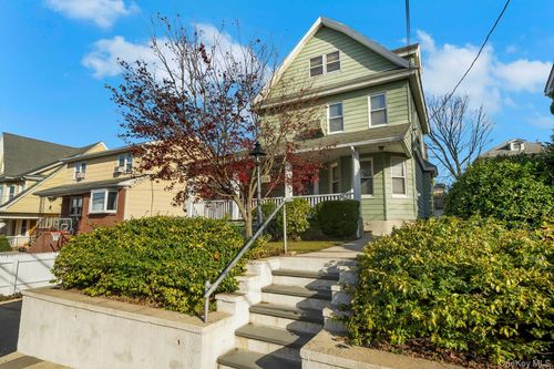 136 Buckingham Rd, Yonkers, NY, 10701-6753 | Card Image