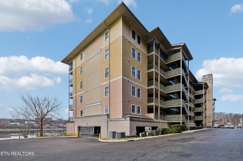 304-3001 River Towne Way, Knoxville, TN, 37920-2687 | Card Image