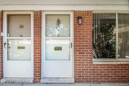 118-24301 Kelly Road Road, Eastpointe, MI, 48021 | Card Image