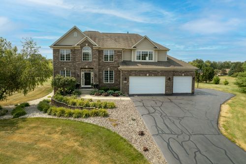 11538 Cross Creek Estates Ln, Belvidere, IL, 61008-9729 | Card Image