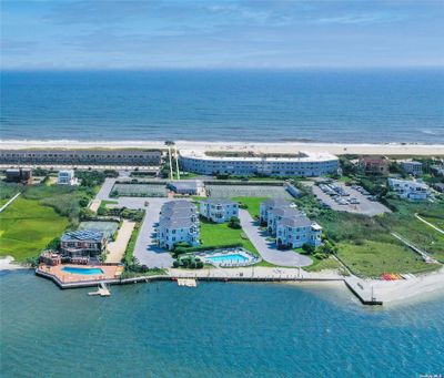 3 - 580 Dune Road, Condo with 3 bedrooms, 2 bathrooms and null parking in Westhampton Beach NY | Image 1