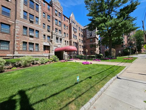 5k-23 Old Mamaroneck Rd, White Plains, NY, 10605-2061 | Card Image