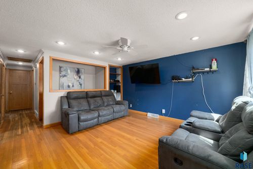 713 S Holt Ave Avenue, Sioux Falls, SD, 57103 | Card Image