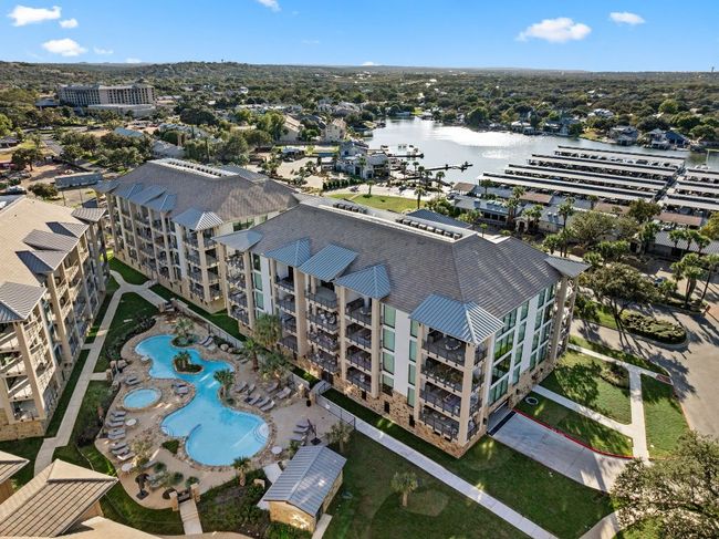 9501 - 84 Island Dr, Condo with 3 bedrooms, 3 bathrooms and 2 parking in Horseshoe Bay TX | Image 34