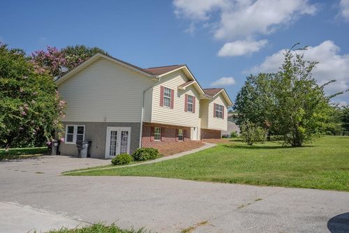 1433 Dustin Dr, Dalton, GA, 30720-6353 | Card Image