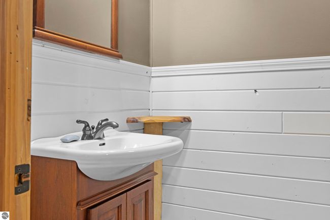 9644 Guenthardt Rd, House other with 5 bedrooms, 2 bathrooms and null parking in Manistee MI | Image 26