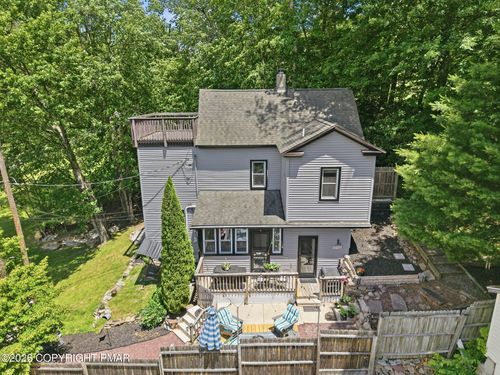 910 Laurel St, Jim Thorpe, PA, 18229-2505 | Card Image
