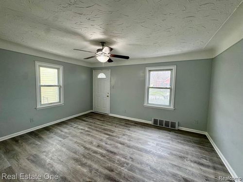 7295 Rosemont Ave, Detroit, MI, 48228-3459 | Card Image