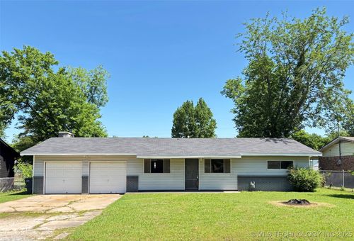 1107 5th St, Wagoner, OK, 74467-6305 | Card Image