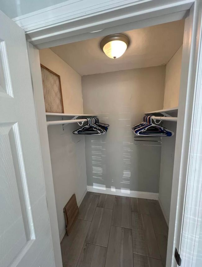 bedroom walk in closet | Image 10