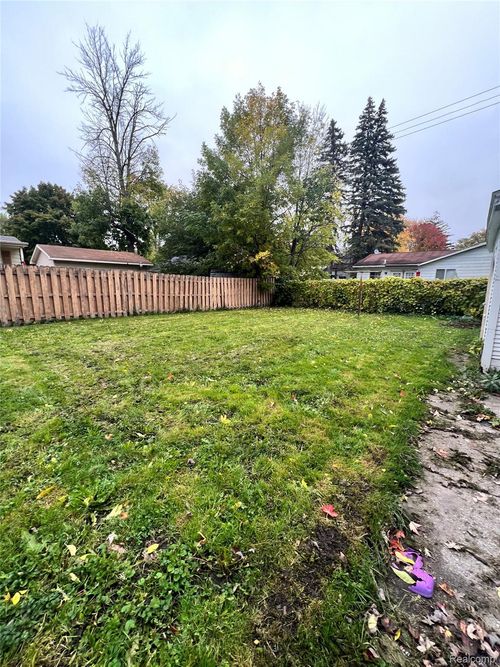 1720 N Oakley St, Saginaw, MI, 48602-5365 | Card Image