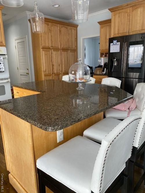 3 Alloway Cres, Highland Mills, NY, 10930-8322 | Card Image