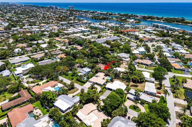 A stones throw away from the Nauti Dawg restaurant and Lighthouse Point Marina! | Image 40