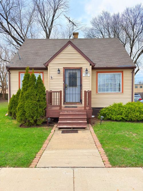 224 N Wolf Rd, Wheeling, IL, 60090-2922 | Card Image