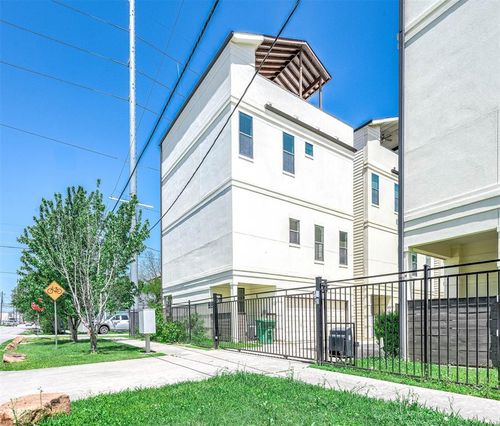1721 Shearn Street, Houston, TX, 77007 | Card Image