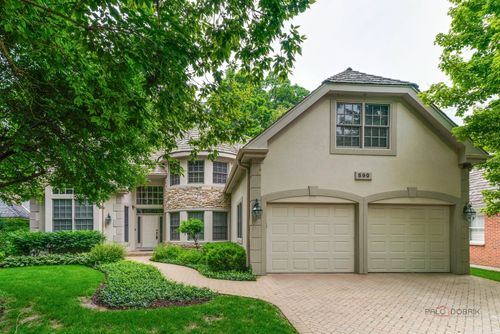 590 Academy Woods Dr, Lake Forest, IL, 60045-5118 | Card Image