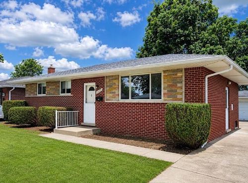15435 Bainbridge St, Livonia, MI, 48154-3201 | Card Image